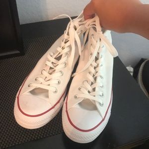 WHITE HIGHTOP CONVERSE